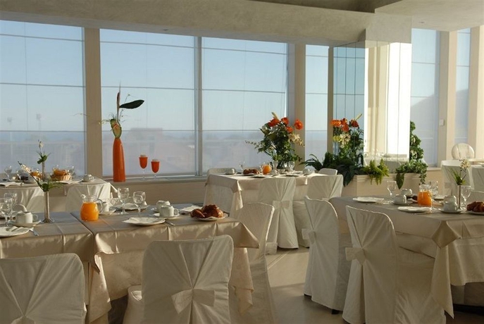 Imagen del bar/restaurante del Hotel Loano 2 Village. Foto 5