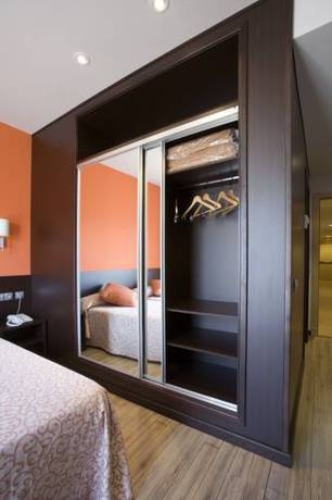 Imagen general del Hotel Loar Ferreries Hotel. Foto 6