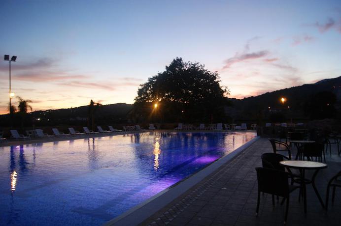 Imagen de la piscina del Hotel L'oasi Del Fauno Country House. Foto 6