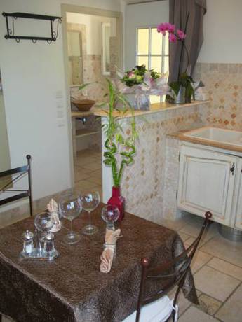 Imagen de la habitación del Hotel L'oasis, Cabrières-d'Avignon. Foto 7