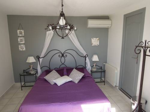 Imagen de la habitación del Hotel L'oasis, Cabrières-d'Avignon. Foto 11
