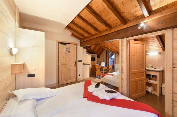 Imagen de la habitación del Hotel Loc Alpen Sports. Foto 17