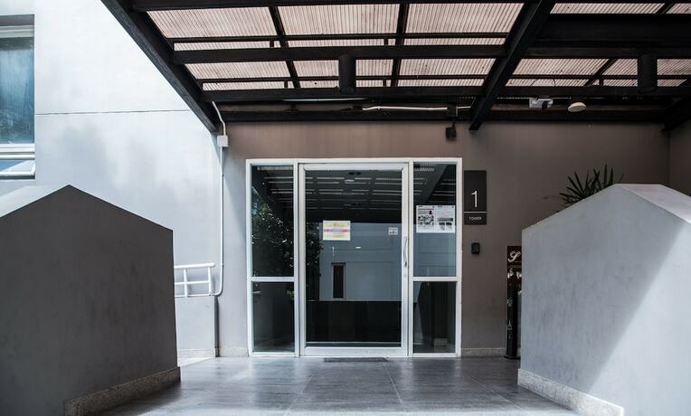 Imagen de los interiores del Hotel Locals Bangna Elements Srinakarin. Foto 23