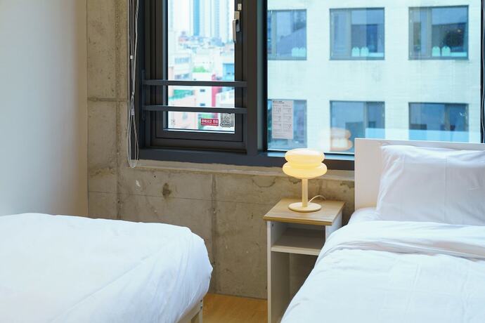 Imagen general del Hotel Localstitch Creator Town Seogyo. Foto 3