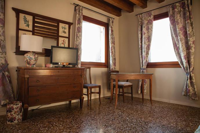Imagen de los interiores del Hotel Locanda Ai Santi Apostoli. Foto 10