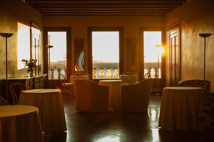 Imagen del bar/restaurante del Hotel Locanda Ai Santi Apostoli. Foto 3