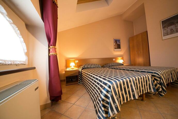 Imagen de la habitación del Hotel Locanda Ca\' Rossa. Foto 16