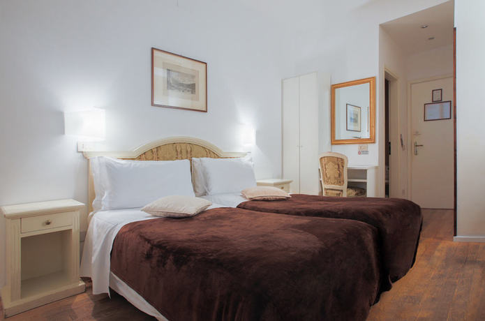 Imagen de la habitación del Hotel Locanda Casa Petrarca. Foto 8