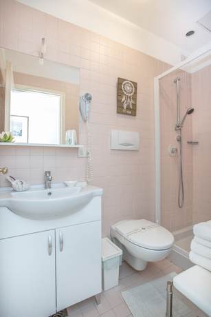 Imagen de la habitación del Hotel Locanda Casa Petrarca. Foto 9