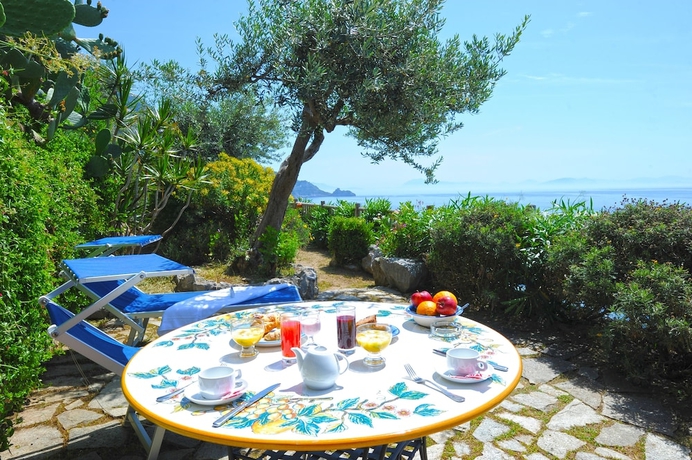 Imagen de la habitación del Hotel Locanda Costa Diva. Foto 11