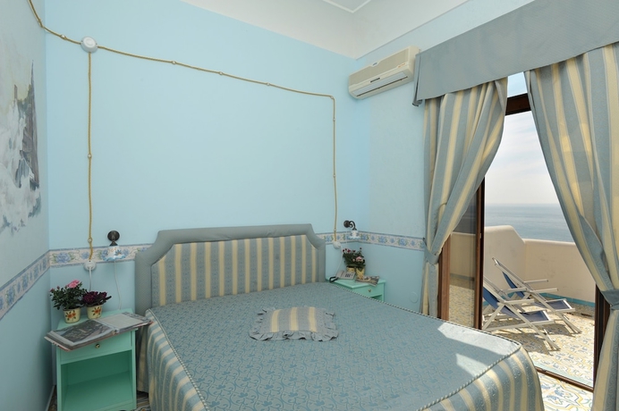 Imagen de la habitación del Hotel Locanda Costa Diva. Foto 12