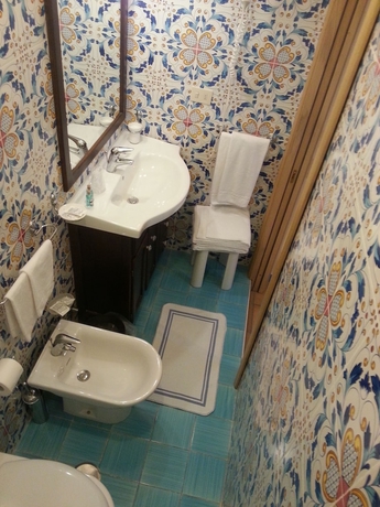 Imagen de la habitación del Hotel Locanda Costa Diva. Foto 16