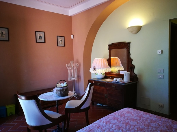 Imagen de la habitación del Hotel Locanda Le Boscarecce. Foto 16