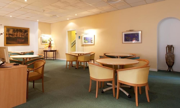 Imagen del bar/restaurante del Hotel Locarno, Niza. Foto 4