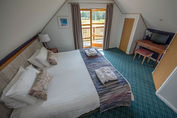 Imagen de la habitación del Hotel Loch Lomond Waterfront Luxury Lodges. Foto 13