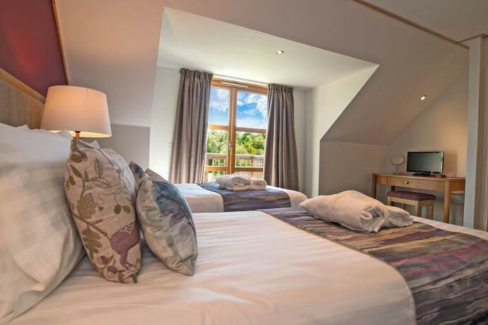 Imagen general del Hotel Loch Lomond Waterfront Luxury Lodges. Foto 5