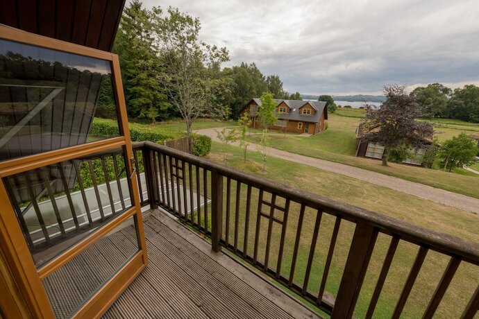 Imagen de la habitación del Hotel Loch Lomond Waterfront Luxury Lodges. Foto 18