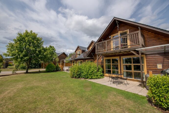 Imagen general del Hotel Loch Lomond Waterfront Luxury Lodges. Foto 7