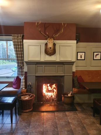 Imagen de los interiores del Hotel Lochailort Inn. Foto 16