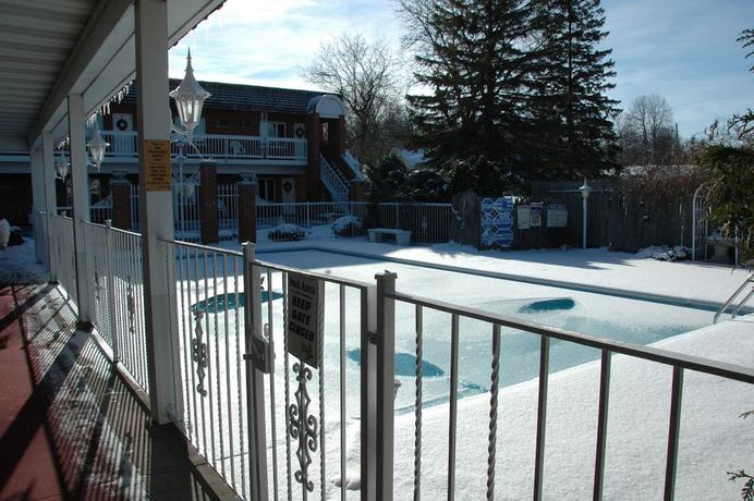 Imagen de la piscina del Hotel Lockport Inn and Suites. Foto 20