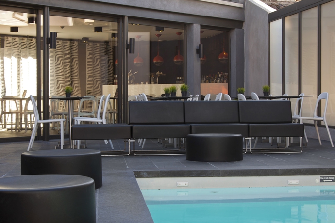 Imagen de la piscina del Hotel L'octroi. Foto 13