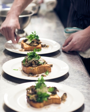 Imagen del bar/restaurante del Hotel Loden. Foto 9