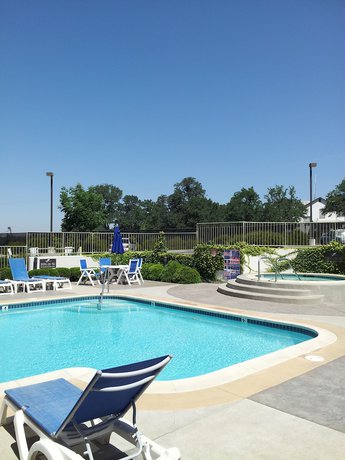 Imagen de la piscina del Hotel Lodge At Feather Falls Casino. Foto 9