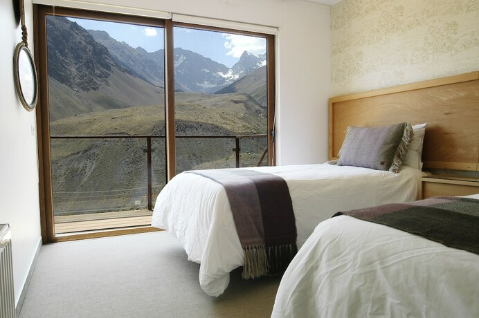 Imagen de la habitación del Hotel Lodge El Morado. Foto 15