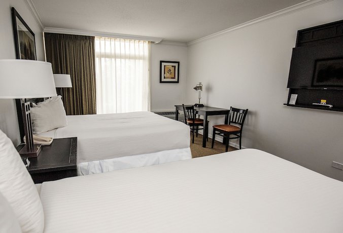 Imagen de la habitación del Hotel Lodge Geneva National. Foto 18