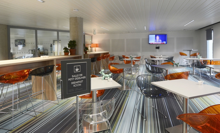 Imagen del bar/restaurante del Hotel Lodge In Paris 13. Foto 3