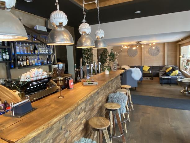 Imagen del bar/restaurante del Hotel Lodge Inn. Foto 2