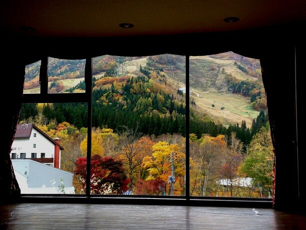 Imagen de los interiores del Hotel Lodge Oka. Foto 28
