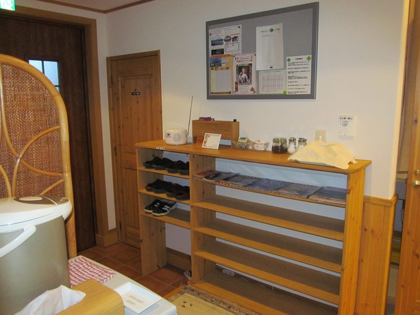 Imagen de los interiores del Hotel Lodge Orange Cabin. Foto 20