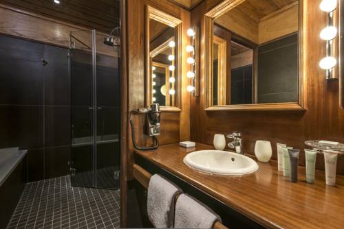 Imagen de la habitación del Hotel Lodge Park. Foto 14