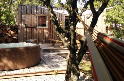 Imagen general del Hotel Lodges En Provence & Spa. Foto 2