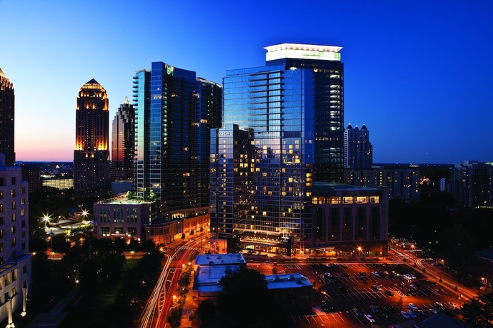 Imagen de la habitación del Hotel Loews Atlanta. Foto 4