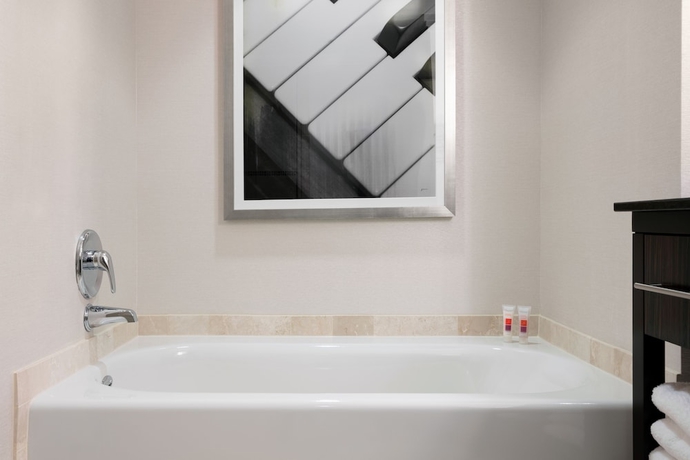 Imagen de la habitación del Hotel Loews Atlanta. Foto 9