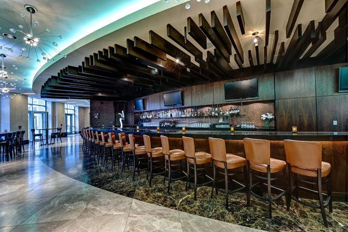 Imagen del bar/restaurante del Hotel Loews Chicago O'hare. Foto 3
