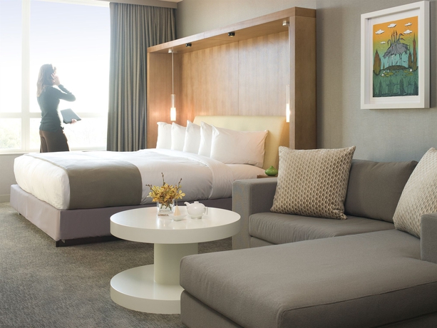 Imagen de la habitación del Hotel Loews Chicago O'hare. Foto 11