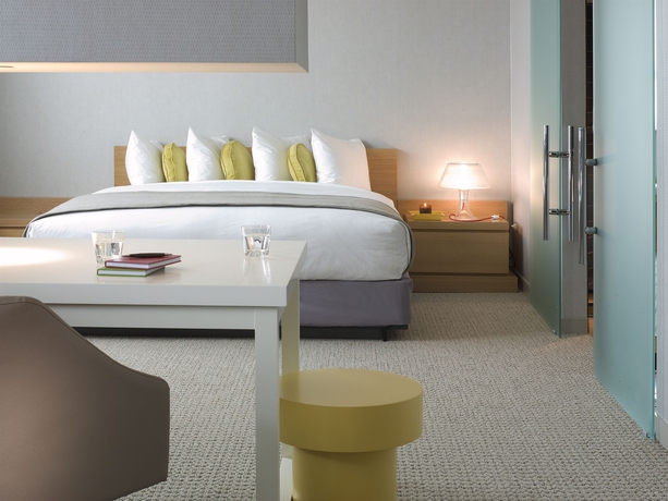 Imagen de la habitación del Hotel Loews Chicago O'hare. Foto 12