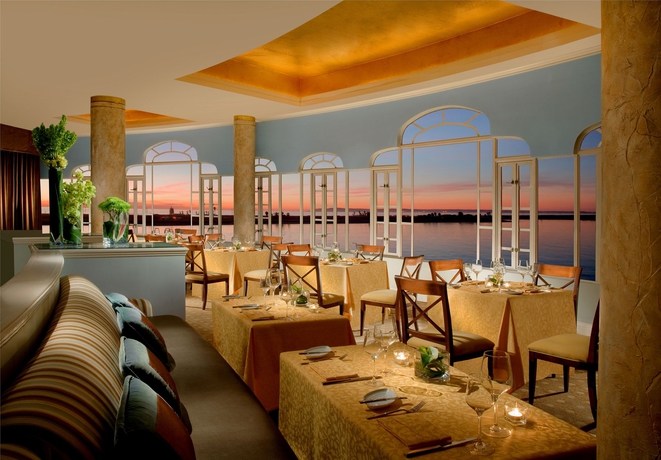 Imagen del bar/restaurante del Hotel Loews Coronado Bay Resort. Foto 4