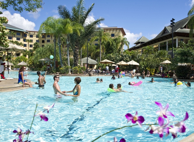 Imagen de la piscina del Hotel Loews Royal Pacific Resort at Universal Orlando. Foto 15