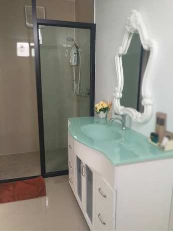 Imagen de la habitación del Hotel Loft Caravan Resort. Foto 2