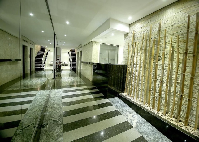 Imagen de los interiores del Hotel Loft Center Verdes P&aacute;ssaros. Foto 12