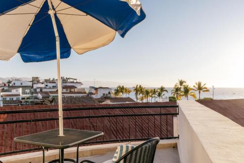 Imagen de la habitación del Hotel Loft Malec&oacute;n Vallarta. Foto 13