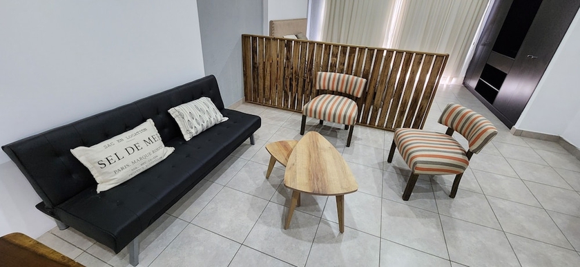 Imagen general del Hotel Loft frente a Palmares Open Mall. Foto 1