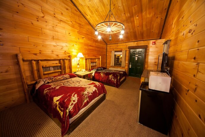Imagen general del Hotel Log Cabin Lodge and Suites. Foto 4