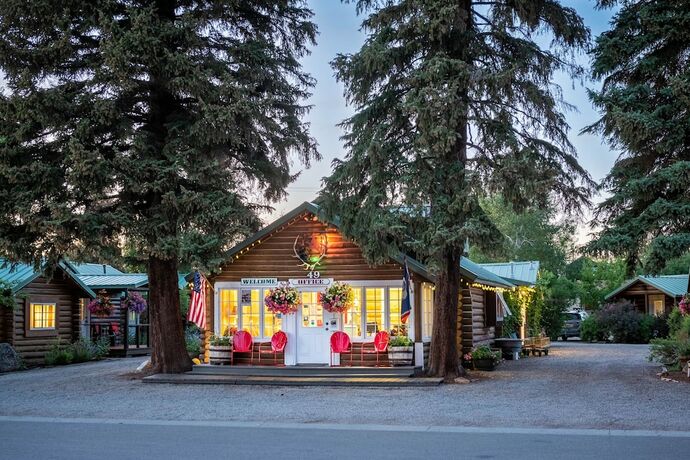 Imagen general del Hotel Log Cabin Motel. Foto 6