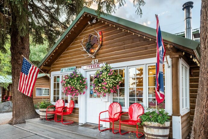 Imagen general del Hotel Log Cabin Motel. Foto 9