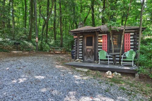 Imagen general del Hotel Log Cabin Motor Court. Foto 3